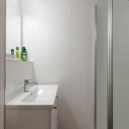 Feels Like * Berlino