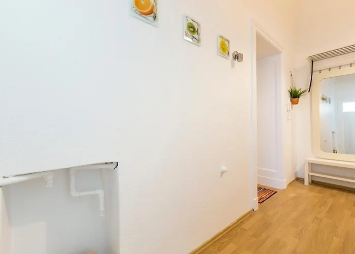 Feels Like * Berlín