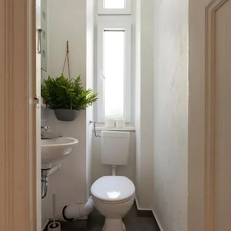 아파트 Feels Like 베를린